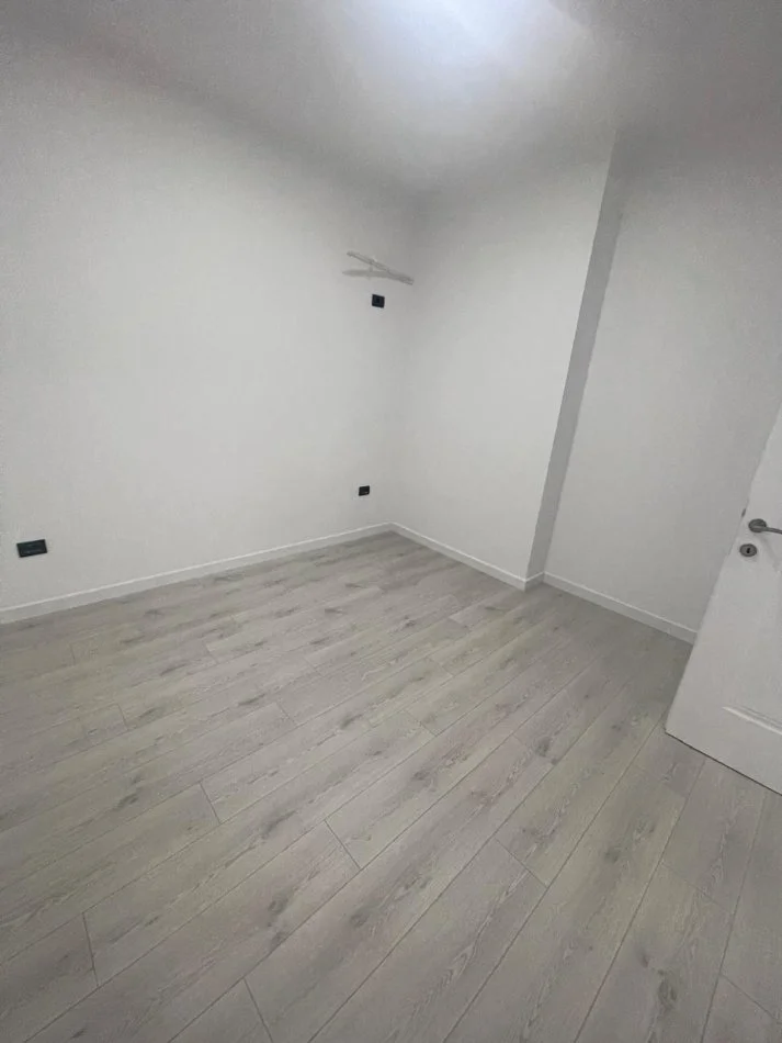 Tirane, jap me qera zyre Kati 2, 105 m² 1.300 € (Myslym Shyri)
