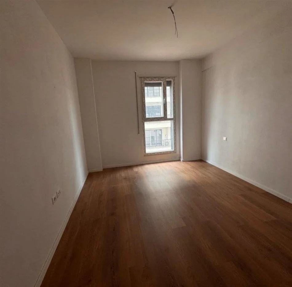 Tirane, jepet me qera zyre Kati 6, 100 m² 600 € (Don Bosko, Tirana Trio Tower Residence)