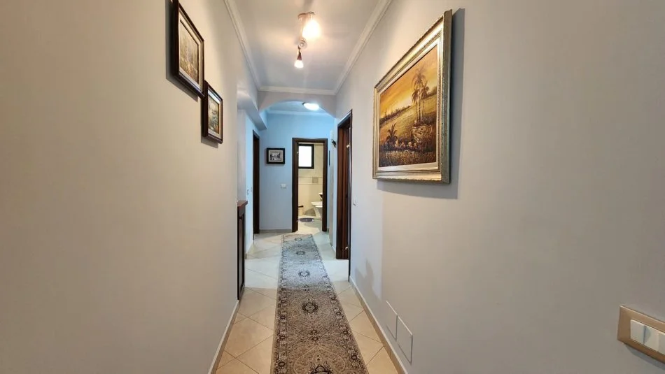 Tirane, jepet me qera apartament 2+1+Ballkon Kati 4, 125 m² 1.000 € (Stadiumi Air Albania)