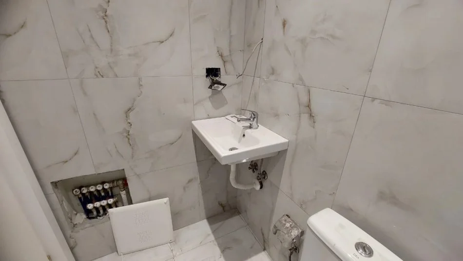 Tirane, jepet me qera Ambjent biznesi, Kati 0 pallat i ri me ashensor, 55 m², 600 € (Rruga Myslym Shyri prane Someg)