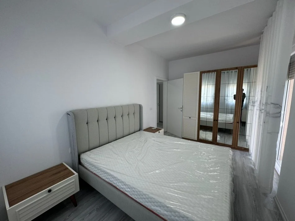 Tirane, shitet apartament 3+1 Kati 3, 142 m² 350.000 € (Liqeni i Thate)