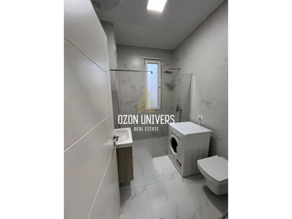 Tirane, jepet me qera 2+1 Kati 3, 80 m² 600 € 