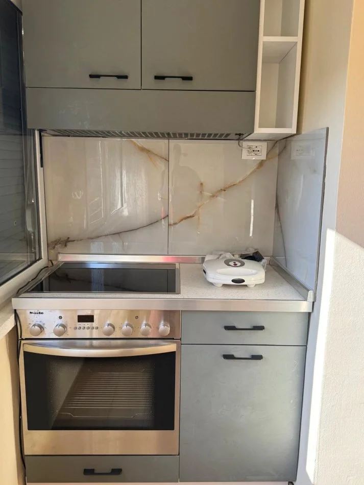 Tirane, jepet me qera apartament 1+1 Kati 3, 60 m² 350 € (Tek ish Tregu Elektrik)