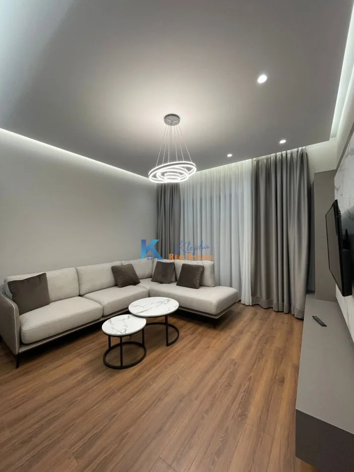 Tirane, jap me qera apartament 2+1+Ballkon Kati 9, 116 m² 830 € (Kompleksi Arlis, Rruga e Dibres)