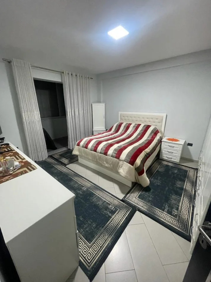 Tirane, shitet apartament 3+1 Kati 3, 220 m² 195.000 € (Kamez)