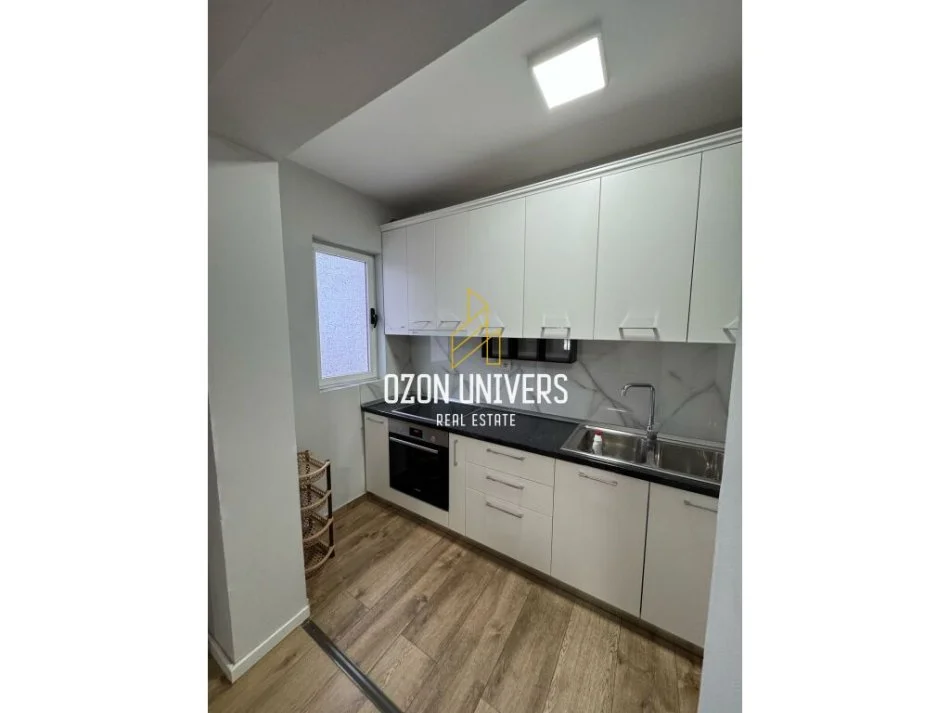 Tirane, jepet me qera apartament 1+1+Ballkon Kati 5, 60 m² 650 € (Myslym Shyr)