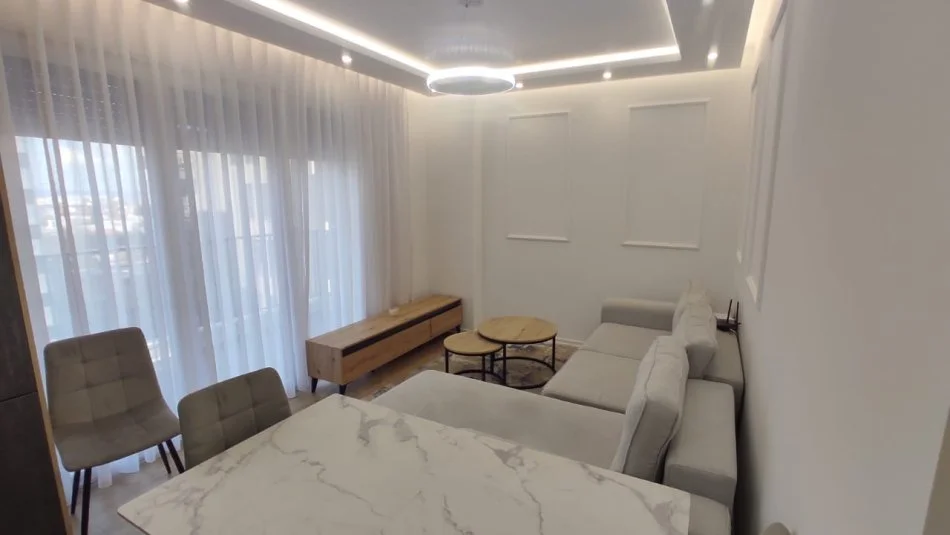 Tirane, jepet me qera apartament 1+1+Ballkon Kati 5, 65 m² 550 € (Don Bosko, Trio Tower Residence)