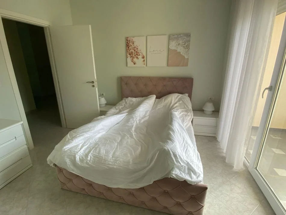 Vlore - Lungomare - Uji i Ftohte, shitet apartament 2+1 Kati 4, 126 m² 207.900 € (Rruga Sazani)