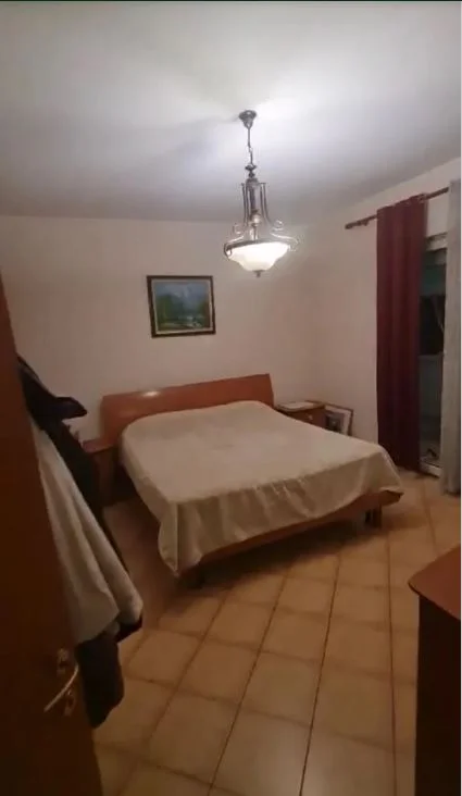 Tirane, jepet me qera apartament 1+1+Ballkon Kati 5, 70 m² 580 € (Rruga e Elbasanit)