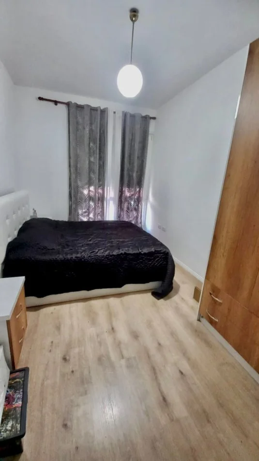 Tirane, jepet me qera apartament 1+1+Ballkon Kati 5, 68 m² 450 € (5 Maji)