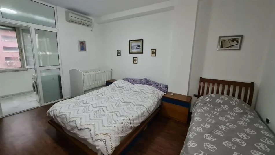 Tirane, jap me qera apartament 1+1 Kati 2, 60 m² 600 € (Bllok, afer Juridikut)
