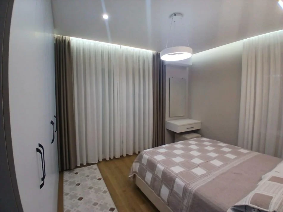 Tirane, jap me qera apartament 2+1+Ballkon Kati 1, 78 m² 650 € (Fusha e Aviacionit)
