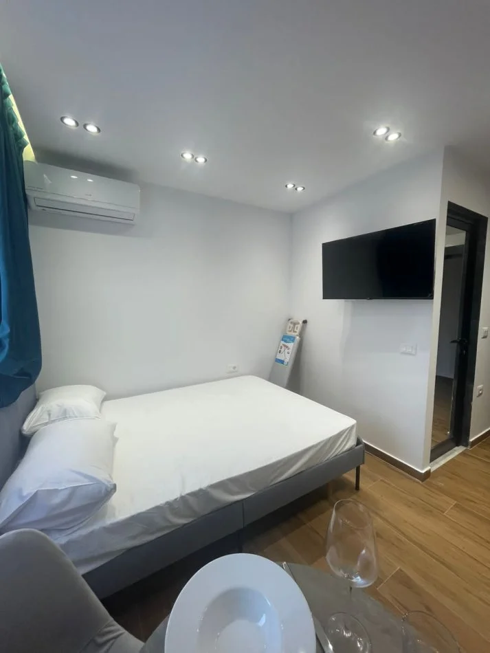 Tirane, shitet apartament 1+1 Kati 1, 100 m² 330.000 € (Sheshi Willson)