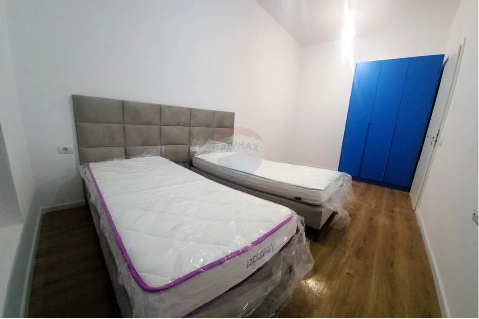 Tirane, jepet me qera apartament 1+1 Kati 2, 67 m² 400 € (Ali Demi)