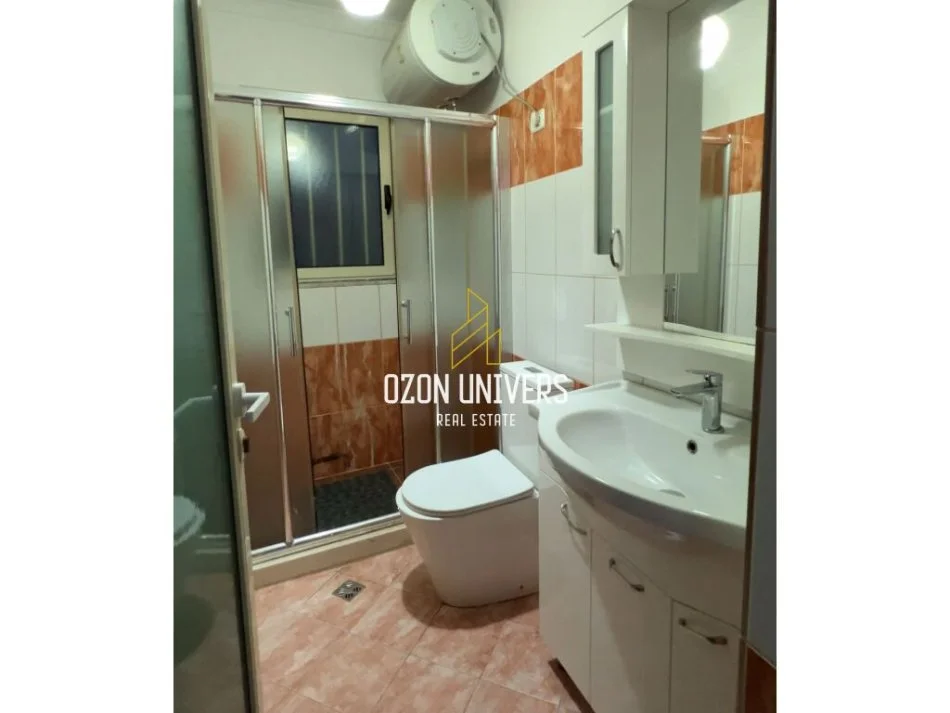 Tirane, shitet apartament 3+1+Ballkon Kati 8, 122 m² 280.000 €