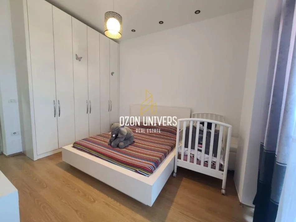 Tirane, jepet me qera apartament 1+1 Kati 9, 60 m² 400 € 