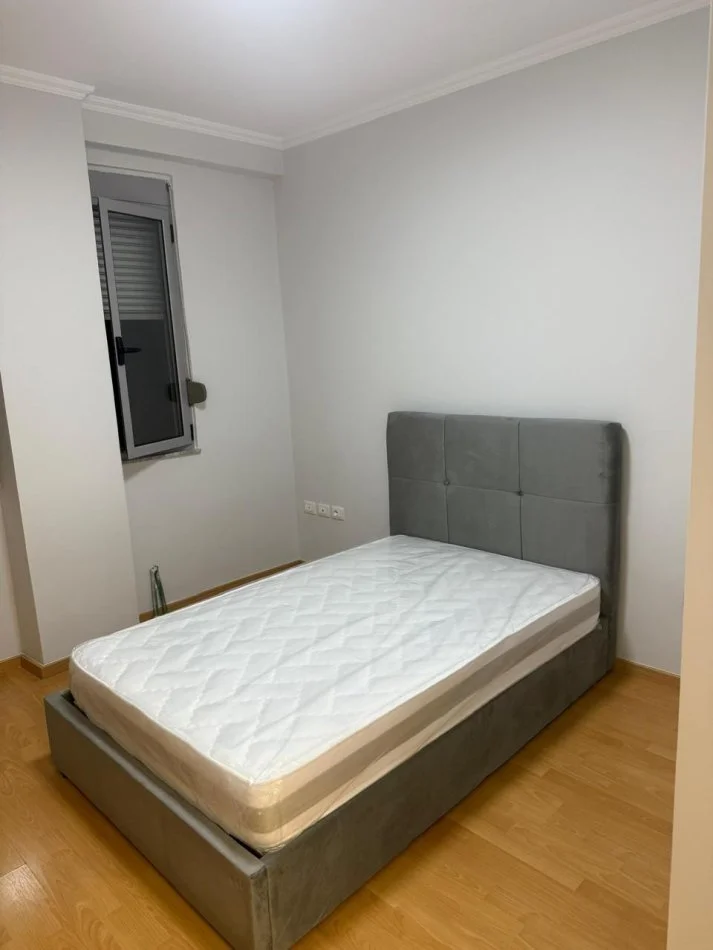 Tirane, jepet me qera apartament 2+1 Kati 5, 90 m² 600 € (Rruga e Kavajes)