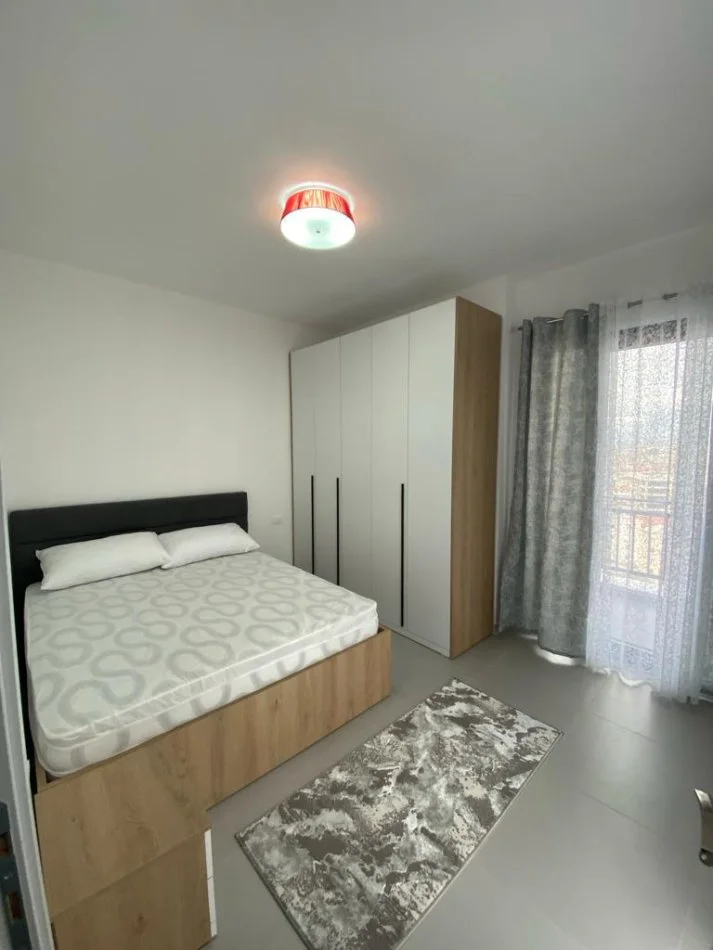 Tirane, jepet me qera apartament 1+1+Ballkon Kati 10, 57 m² 550 € (Farmacia 10)
