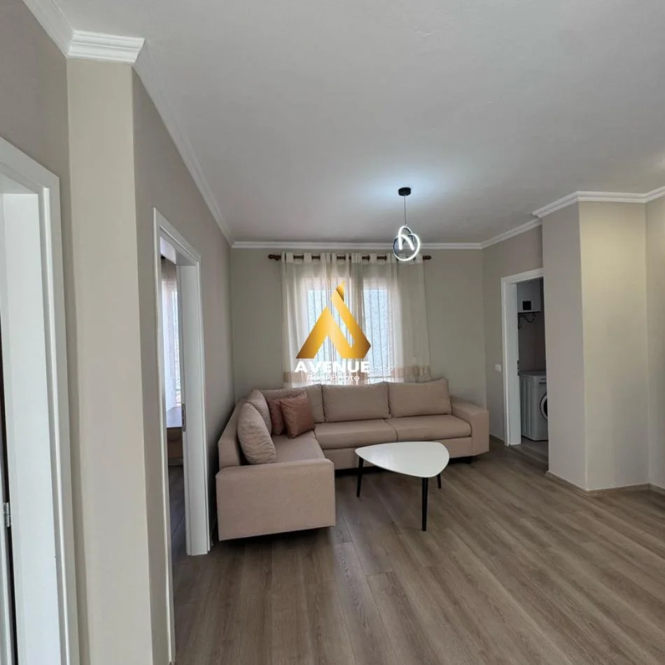 Tirane, jepet me qera apartament 2+1+Ballkon Kati 5, 75 m² 500 € (hamdi pepo)