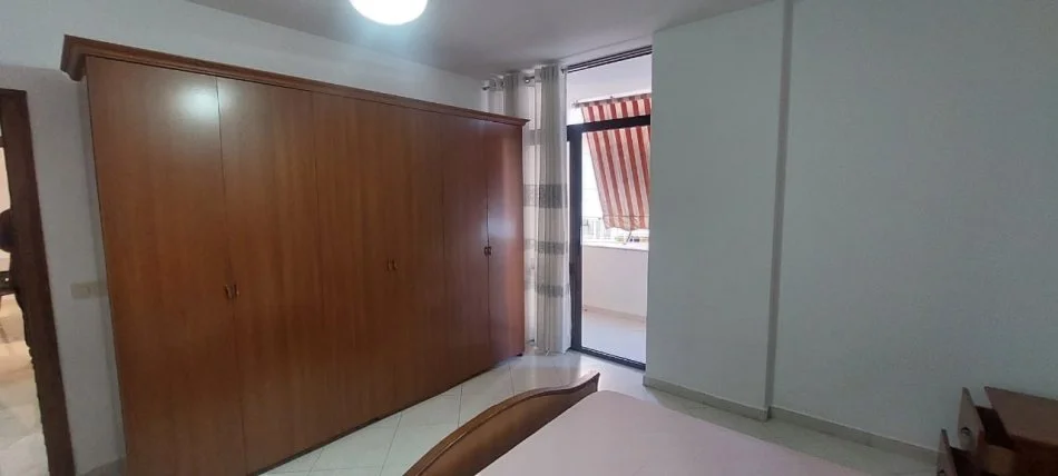 Tirane, jepet me qera apartament 1+1 Kati 5, 70 m² 500 € (Rruga e Elbasanit)