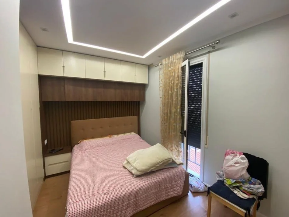 Tirane, jepet me qera apartament 1+1+Ballkon Kati 5, 65 m² 600 € (Don Bosko, prane Bar Artisti)