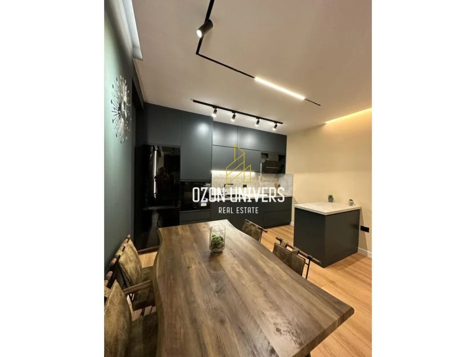 Tirane, jepet me qera apartament 1+1+Ballkon Kati 7, 79 m² 850 € (Kompleksi Kika 1, Komuna e Parisit)