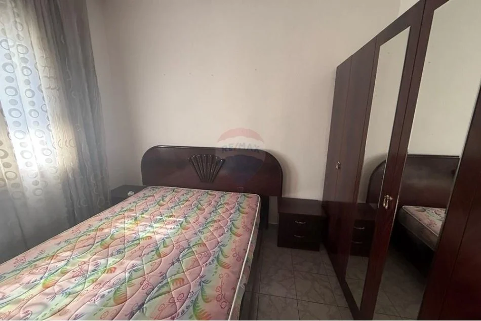 Tirane, jepet me qera apartament 2+1 Kati 3, 80 m² 350 € (Fabrika Miellit)