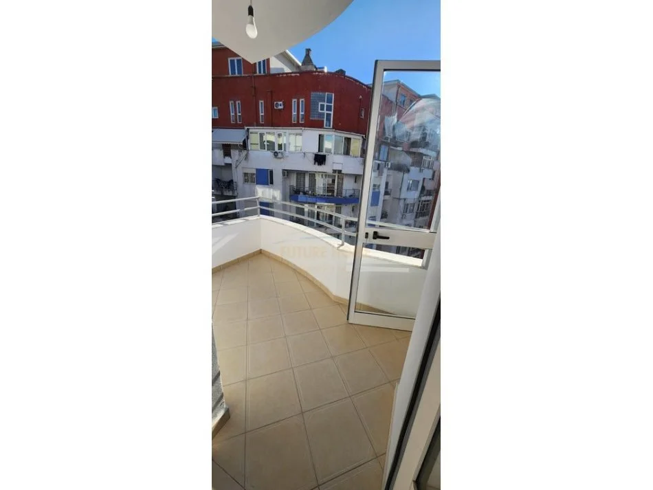 Tirane, shitet apartament 1+1 , 60 m² 78.000 € 