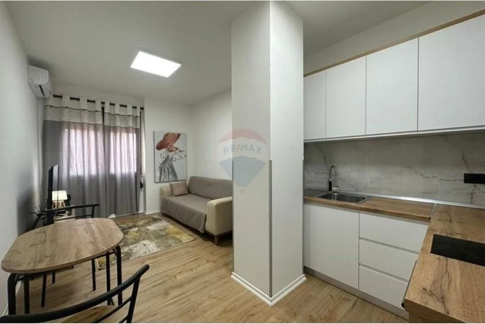 Tirane, jepet me qera apartament 1+1 Kati 3, 59 m² 550 € (Rruga Bogdanve)