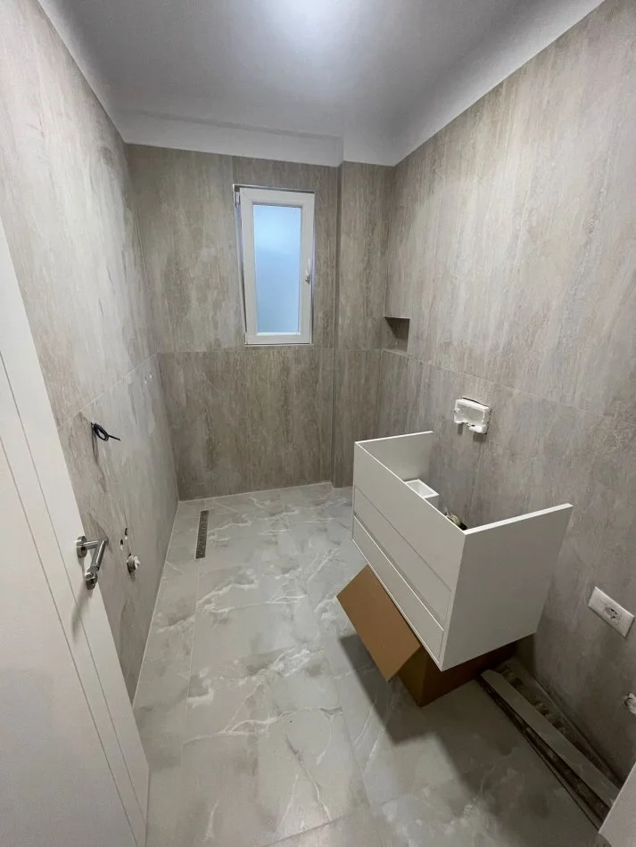 Tirane, jap me qera apartament 1+1 Kati 1, 50 m² 450 € (Selite, prane Marin Barlet)