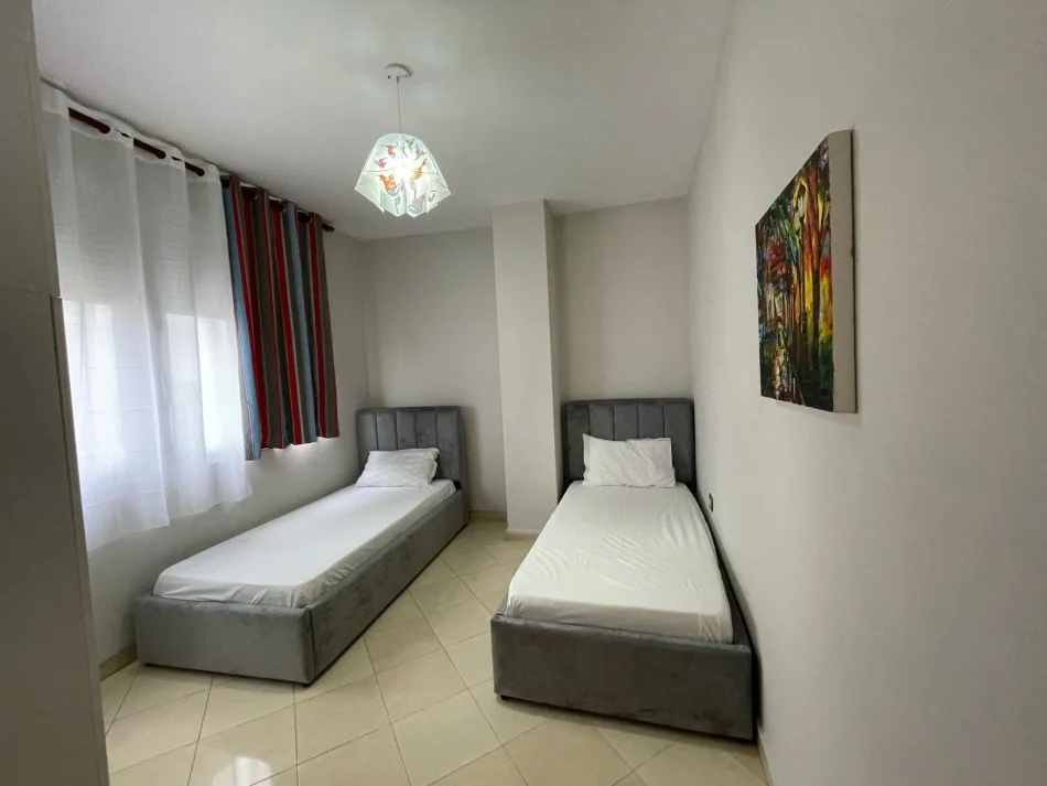 Tirane, jepet me qera 2+1 Kati 4, 76 m² 450 € (Astir)