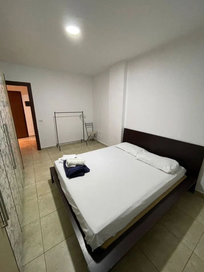 Tirane, jap me qera apartament 2+1+Ballkon Kati 5, 63 m²  (21 Dhjetori, afer Mozaikut)