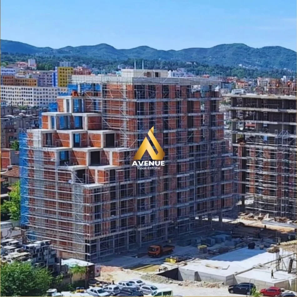 Tirane, shitet apartament 2+1+Ballkon Kati 2, 115 m² 184.700 € (ali demi)