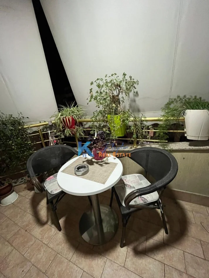 Tirane, jap me qera apartament 1+1+Ballkon Kati 8, 65 m² 450 € (Astir)
