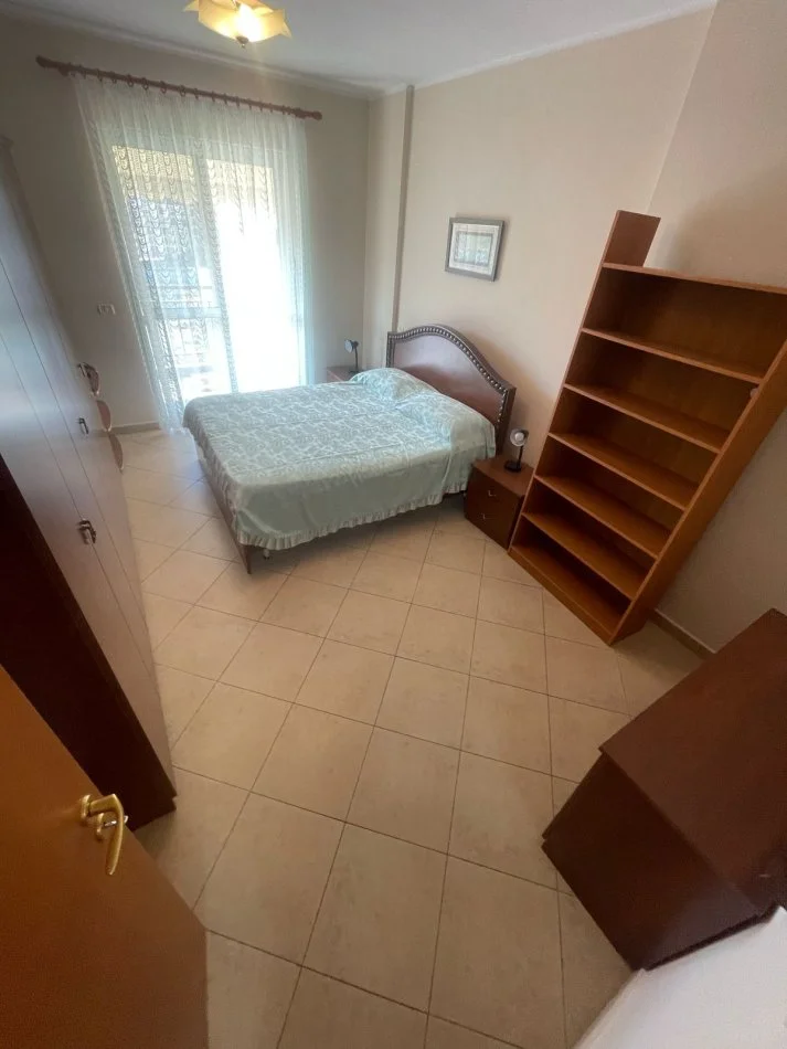 Tirane, jepet me qera apartament 3+1 Kati 7, 125 m² 850 € (21 Dhjetori)