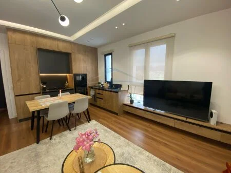 Qera, Apartament 1+1+Post Parkimi, Kompleksi Arlis, Rruga e Dibres, Tiranë. AREA49850