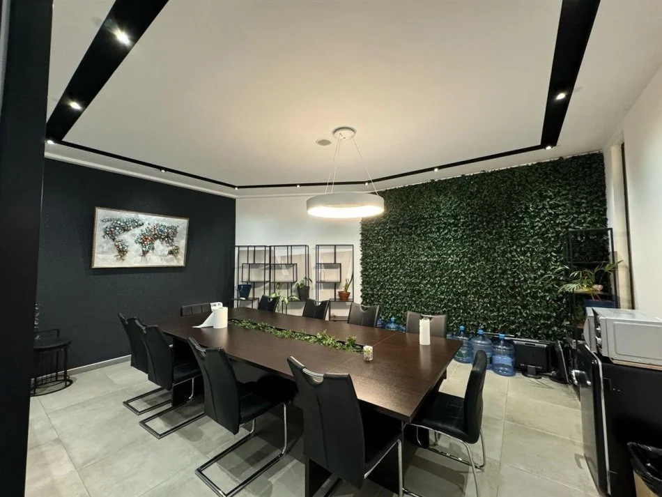 Tirane, shitet zyre Kati 1, 350 m² 600.000 € (Kompleksi Turdiu)