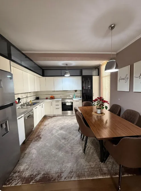 Tirane, shitet apartament 3+1 Kati 6, 150 m² 310.000 € (Komuna e Parisit)