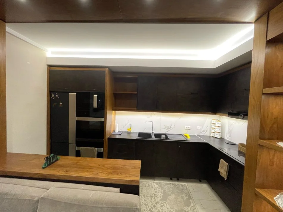 Tirane, jap me qera apartament 2+1+Ballkon Kati 4, 100 m² 550 € (Kodra e Diellit)