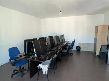 Qera, Ambient Biznesi, Zogu I Zi, Tiranë. AREA51537