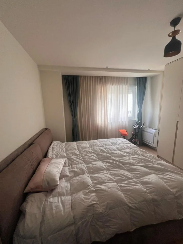 Tirane, jepet me qera apartament 2+1 Kati 5, 110 m² 950 € (Qender)