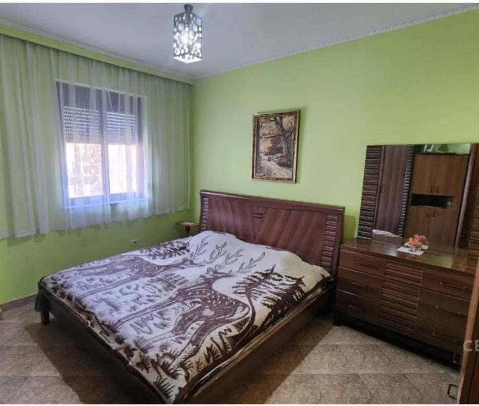 Tirane, jepet me qera apartament 1+1 Kati 3, 65 m² 550 € (Square 21)
