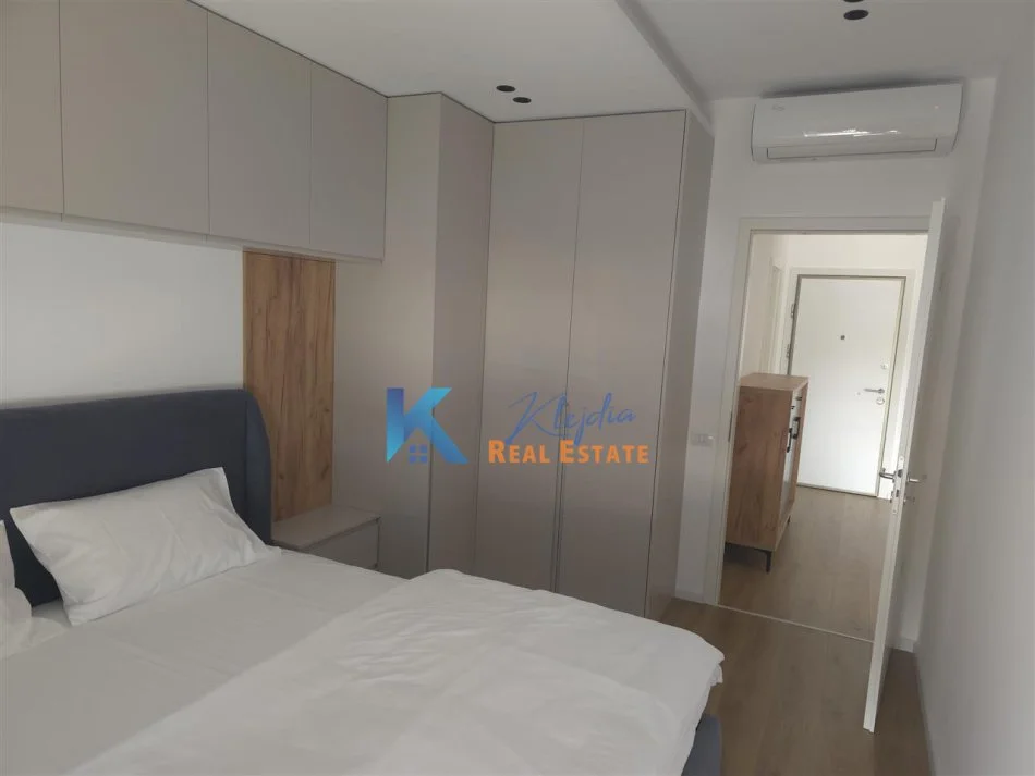 Tirane, jap me qera apartament 1+1+Ballkon Kati 6, 60 m² 450 € (Ali Dem, kompleksi Kaimi)