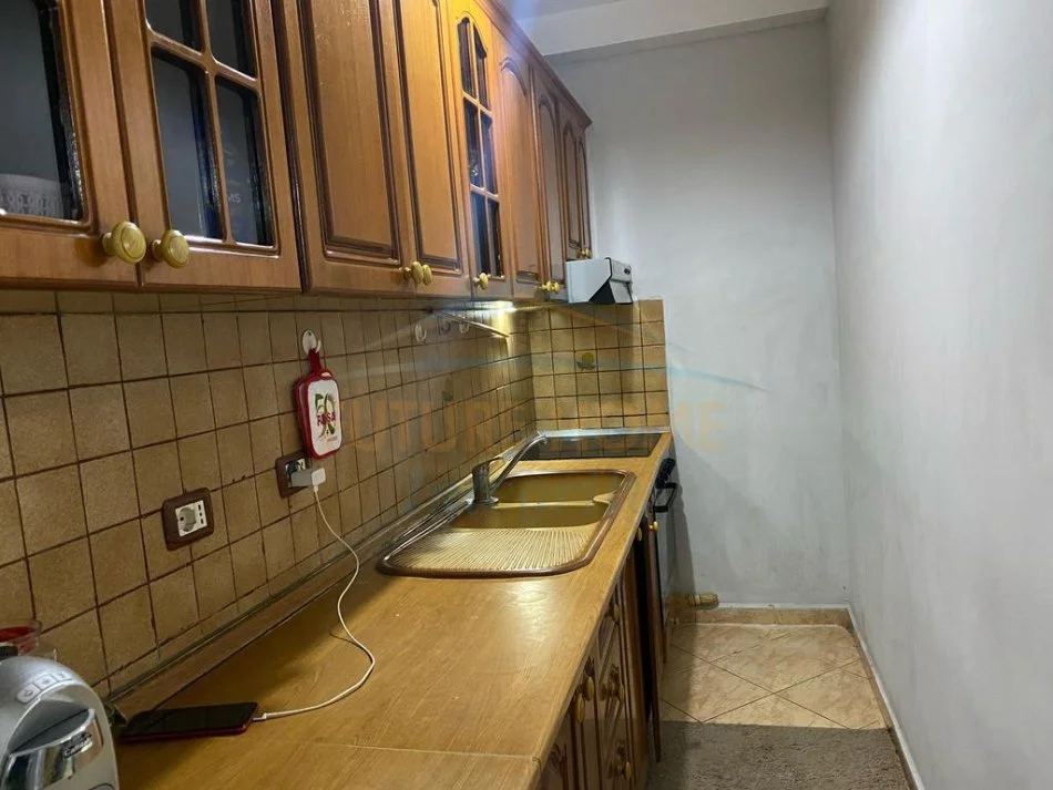 Tirane, shitet apartament 2+1+Aneks Kati 5, 59 m² 70.000 € (kombinat)