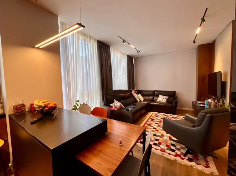 Tirane, shitet apartament 2+1 Kati 5, 100 m² 255.000 € (Bulevardi i Ri)