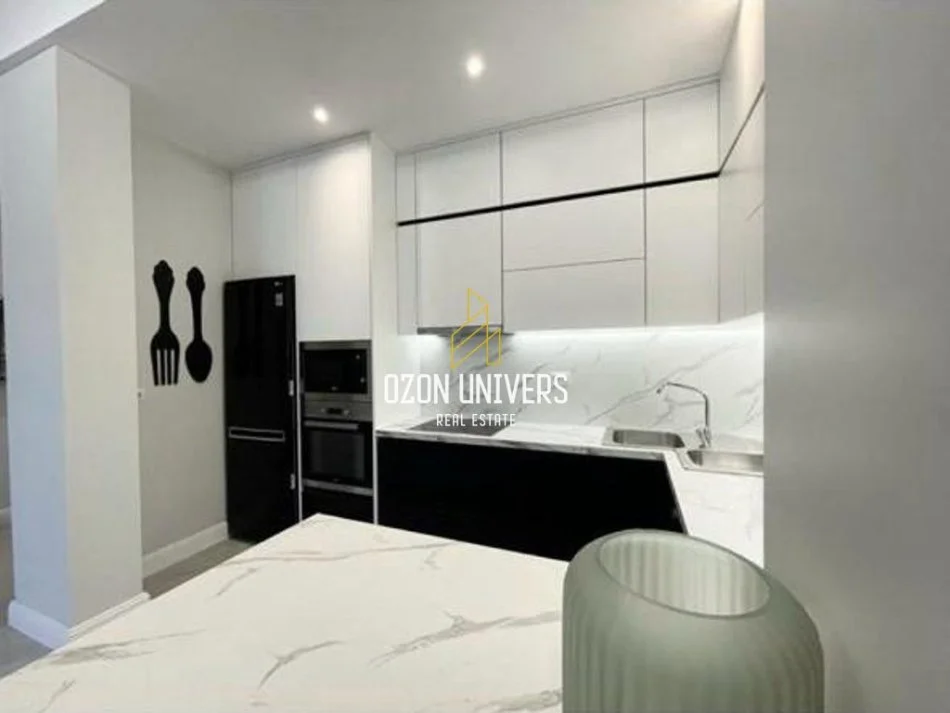 Tirane, jepet me qera apartament 2+1+Ballkon Kati 0, 139 m² 1.500 € (Rezidencë në TEG)