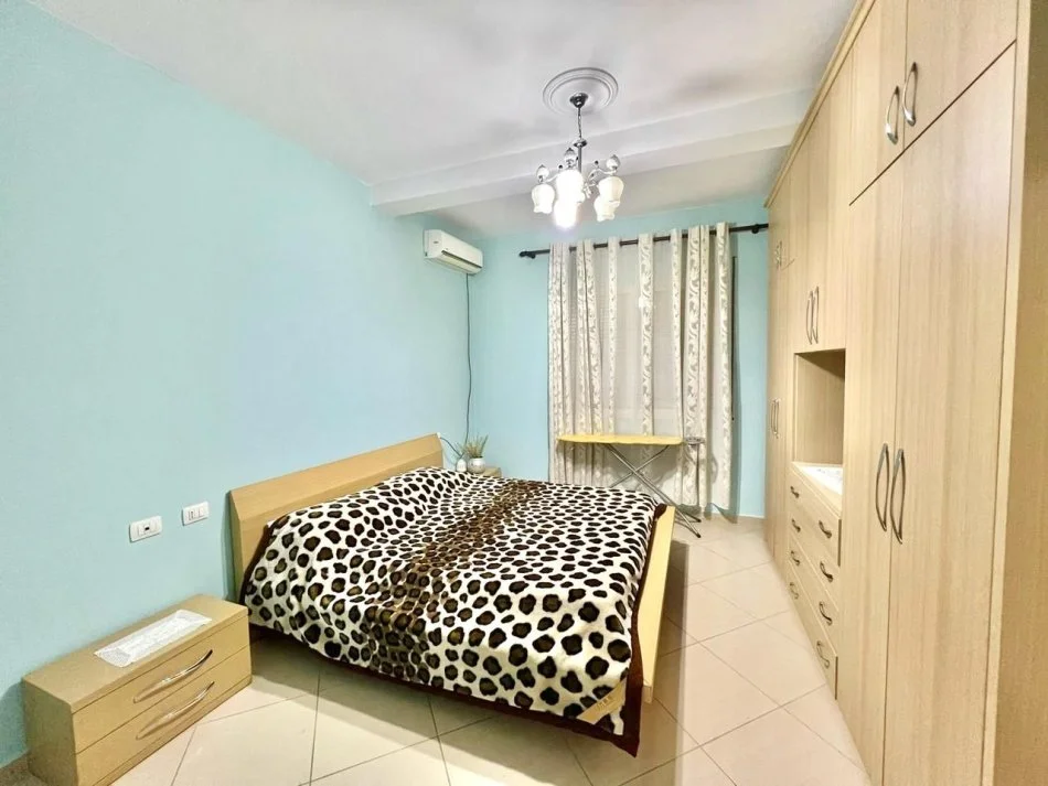 Tirane, jepet me qera apartament 1+1 Kati 5, 75 m² 550 € (Kodra e Diellit)