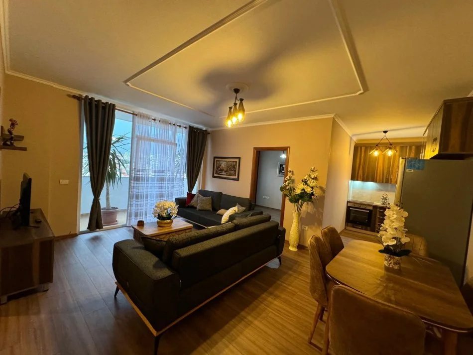 Tirane, jepet me qera apartament 2+1+Aneks+Ballkon Kati 9, 97 m² 700 € (Fuat Toptani)