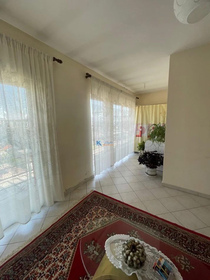 Tirane, jap me qera apartament 2+1+Ballkon Kati 8, 110 m² 550 € (Rruga Dritan Hoxha)