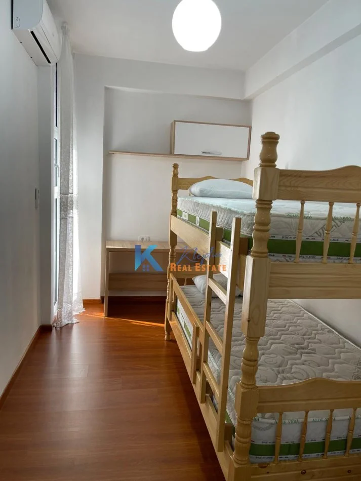 Tirane, jap me qera apartament 2+1+Ballkon Kati 8, 81 m² 600 € (21 Dhjetori, Kompleksi Star)